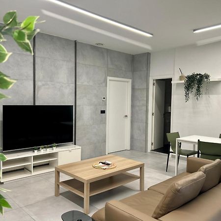Hostel Ramon Lujan 91 Мадрид Екстер'єр фото