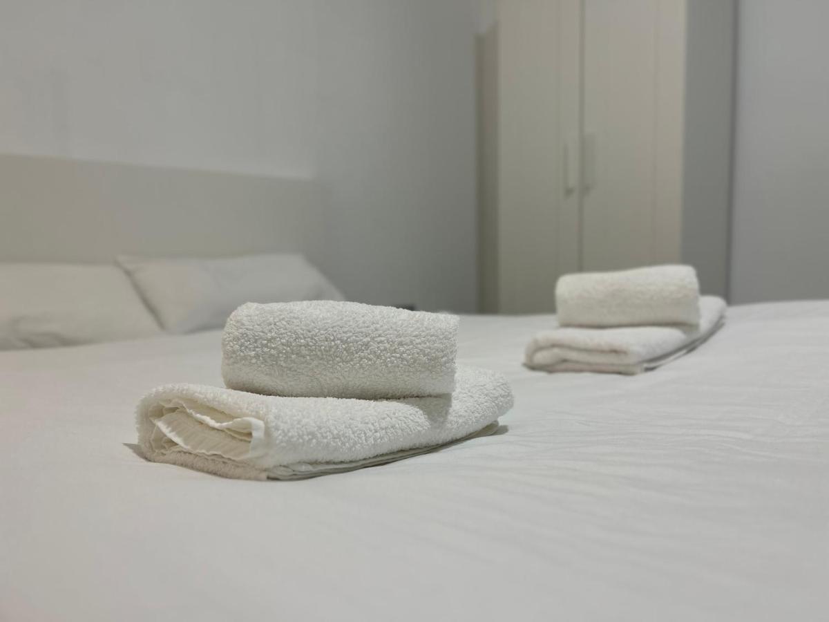 Hostel Ramon Lujan 91 Мадрид Екстер'єр фото